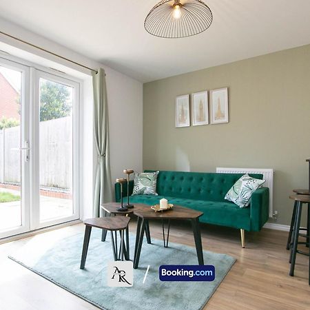 Cozy House By Ar Properties Short Lets & Serviced Accommodation Colchester Eksteriør bilde