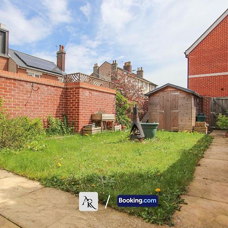 Cozy House By Ar Properties Short Lets & Serviced Accommodation Colchester Eksteriør bilde