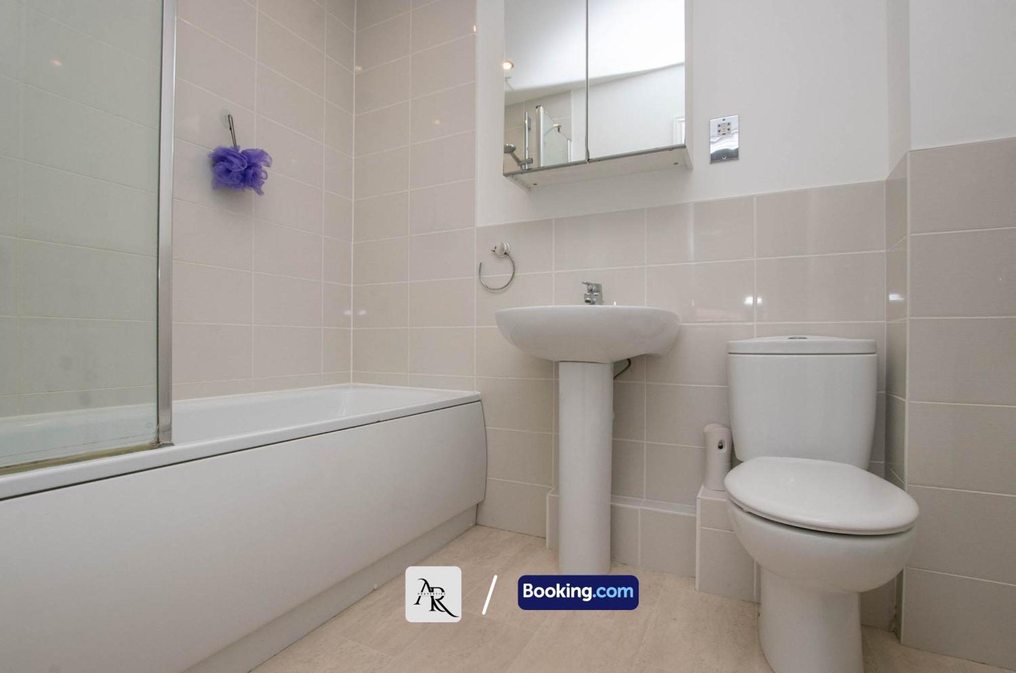 Cozy House By Ar Properties Short Lets & Serviced Accommodation Colchester Eksteriør bilde